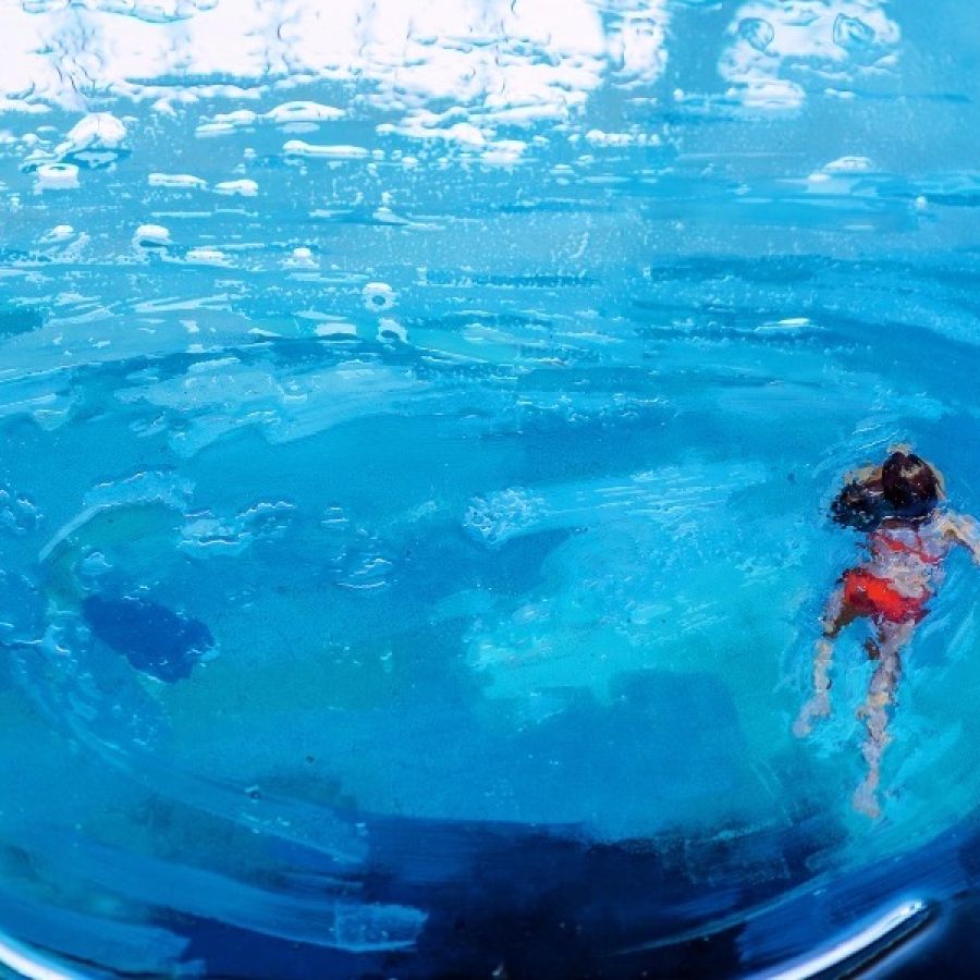 Sevgi Yanar, "Comfort Zone 1", 2022, Glass fusion, 80 x 60 cm.