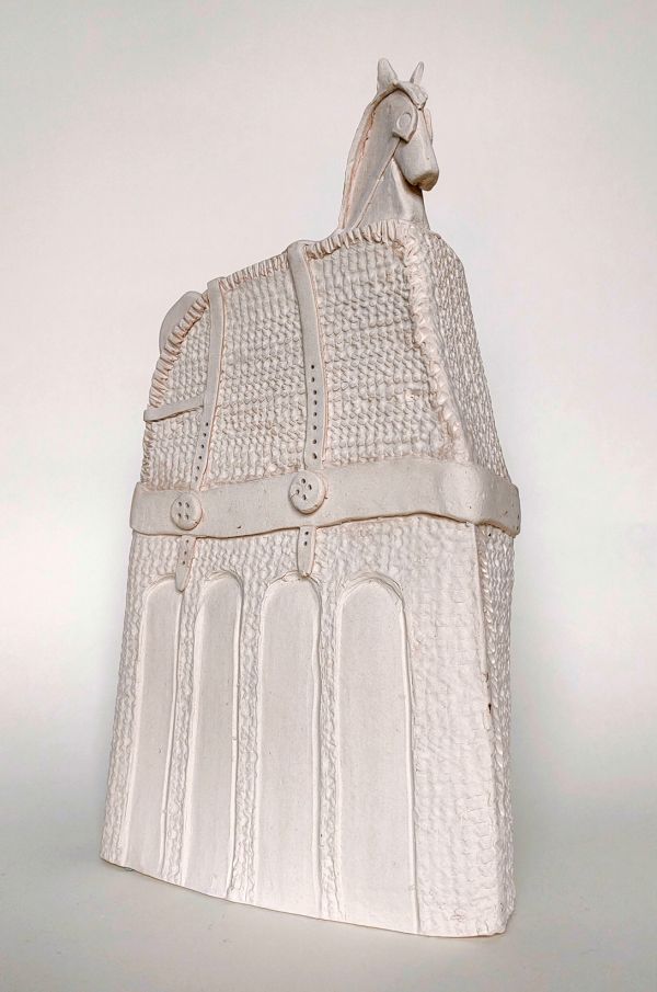 Knights No:4, 2023, Stoneware, 1240°, 29 x 16  x 5 cm.