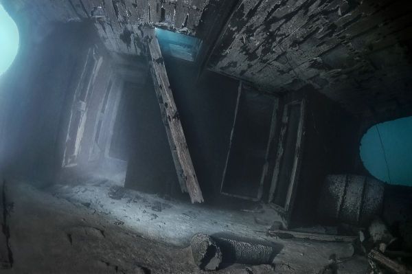 Van 2018, 2018, Unique Archival Pigment Print, 75 x 110 cm.